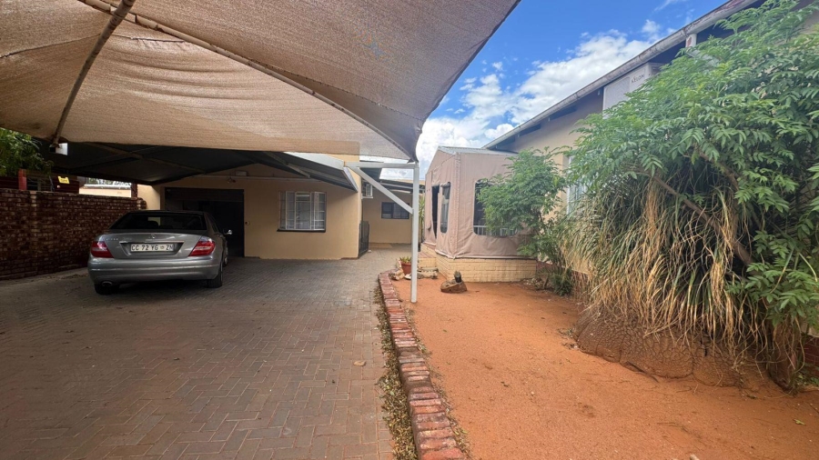 3 Bedroom Property for Sale in Beaconsfield Northern Cape